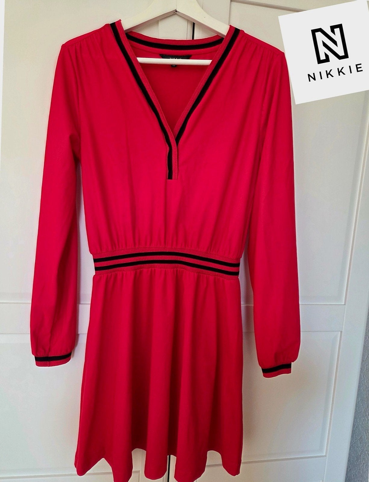 Nikkie jurk rood maat 36, Kleding | Dames, Jurken, Ophalen of Verzenden, Zo goed als nieuw, Nikkie, Maat 36 (S)