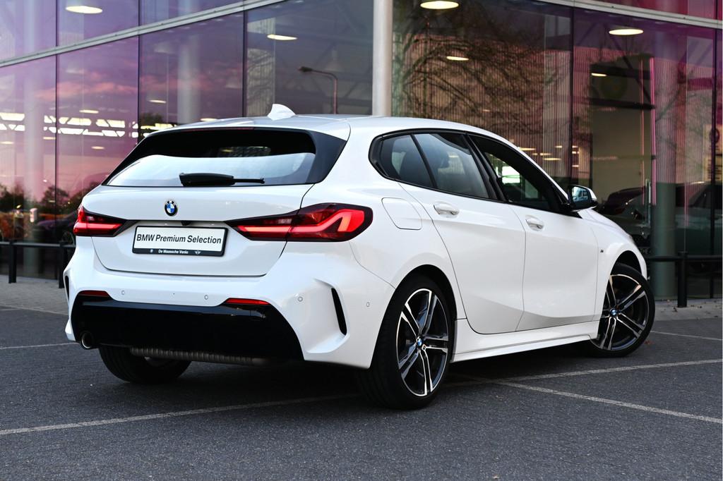 BMW 1 Serie 118i Executive M Sport Automaat / Trekhaak / Spo, Auto's, BMW, 136 pk, Gebruikt, Met garantie (alle), Automatische klimaatregeling