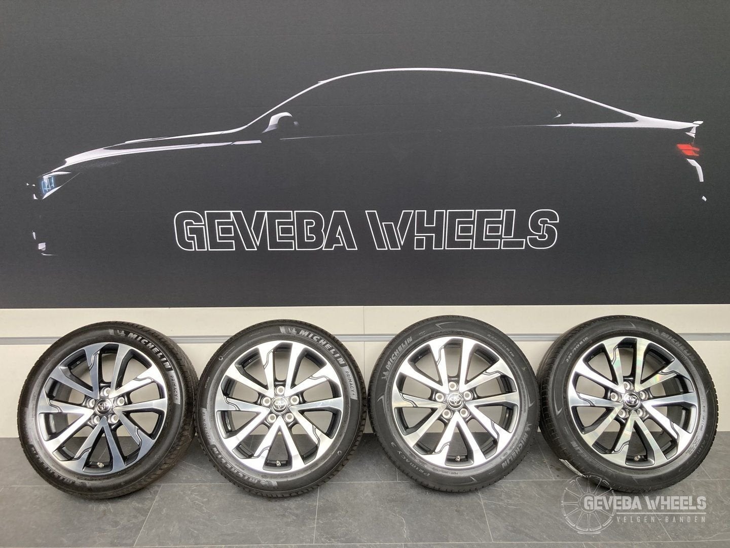 18” originele Toyota Corolla Cross velgen + banden 5x114.3, Auto-onderdelen, Banden en Velgen, 18 inch, Gebruikt, -, -