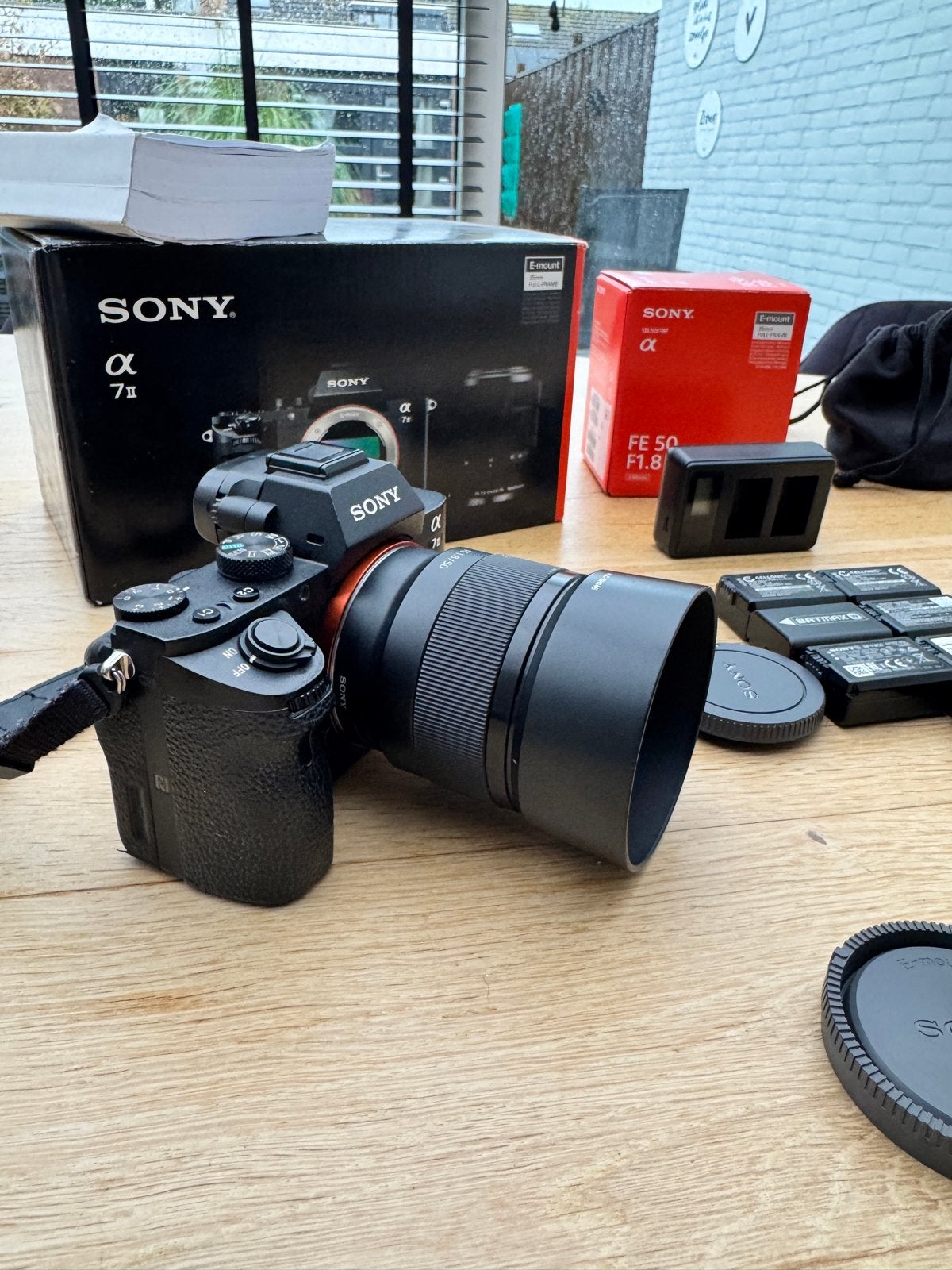 Sony A7II met 50mm f/1.8 lens en 7 accu's, Audio, Tv en Foto, Ophalen, Gebruikt, Oplader, Sony
