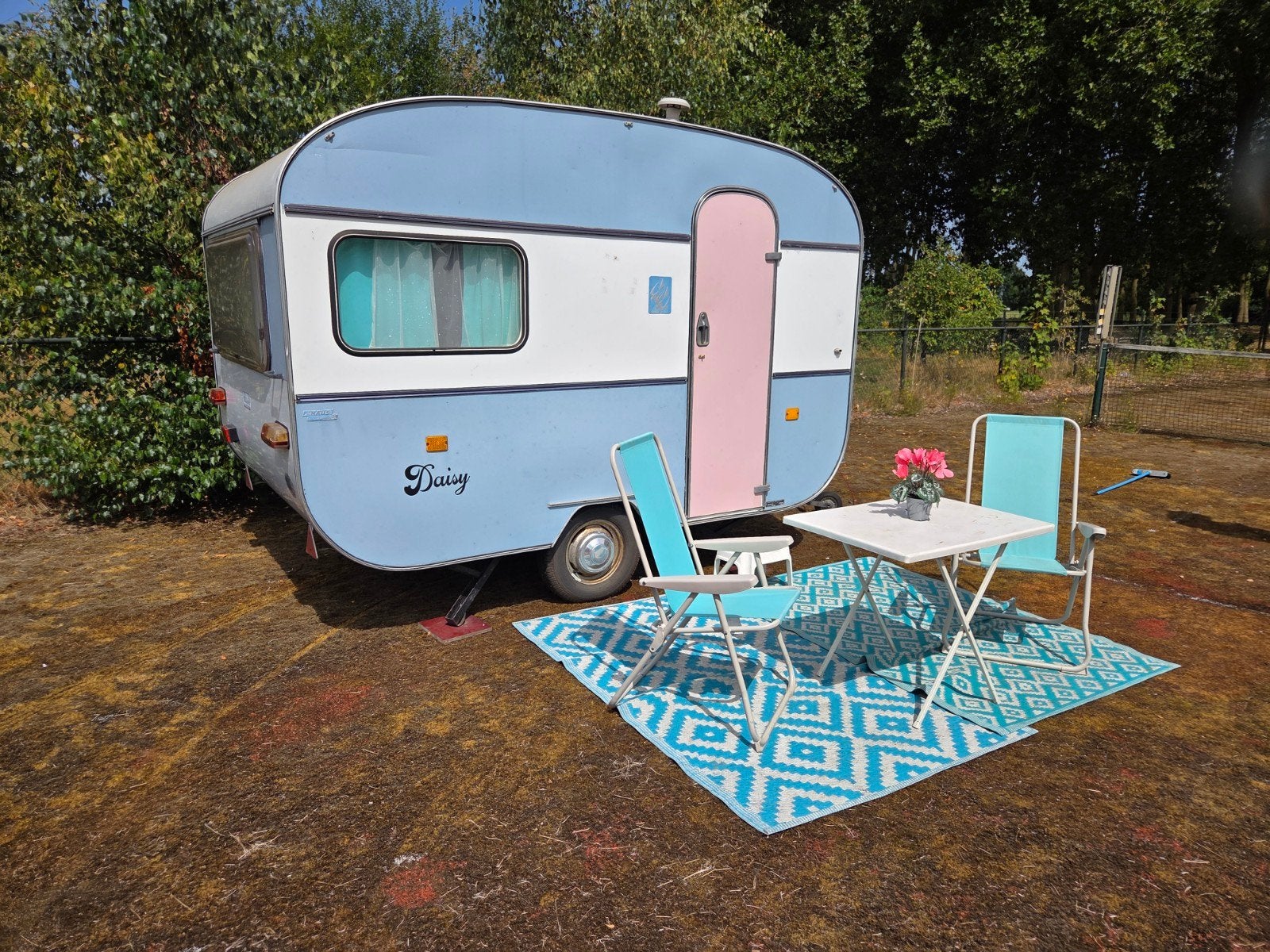 Vintage Knaus Swalbennest Caravan uit 1970, Ophalen
