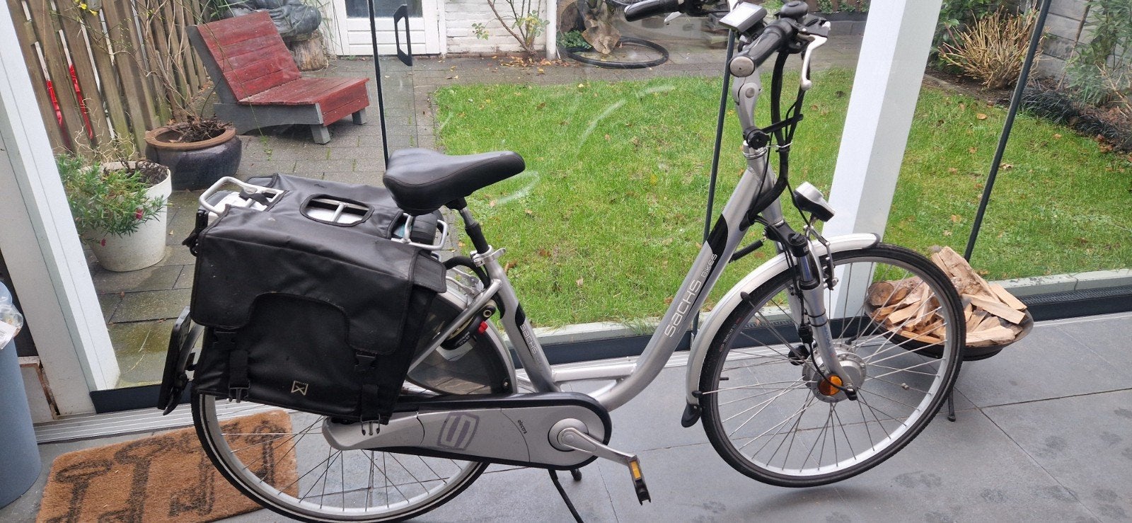 €60 :Oude, krakende maar nog werkende Sachs E-bike. €60, Ophalen, Minder dan 30 km per accu, Gebruikt, 51 tot 55 cm