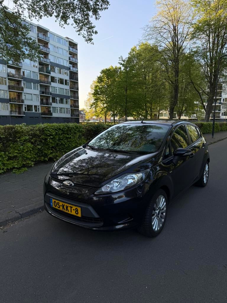 Ford Fiësta 1.25 5DR Zwart | Nieuwe APK, Voorwielaandrijving, Stof, 40 €/maand, 1242 cc