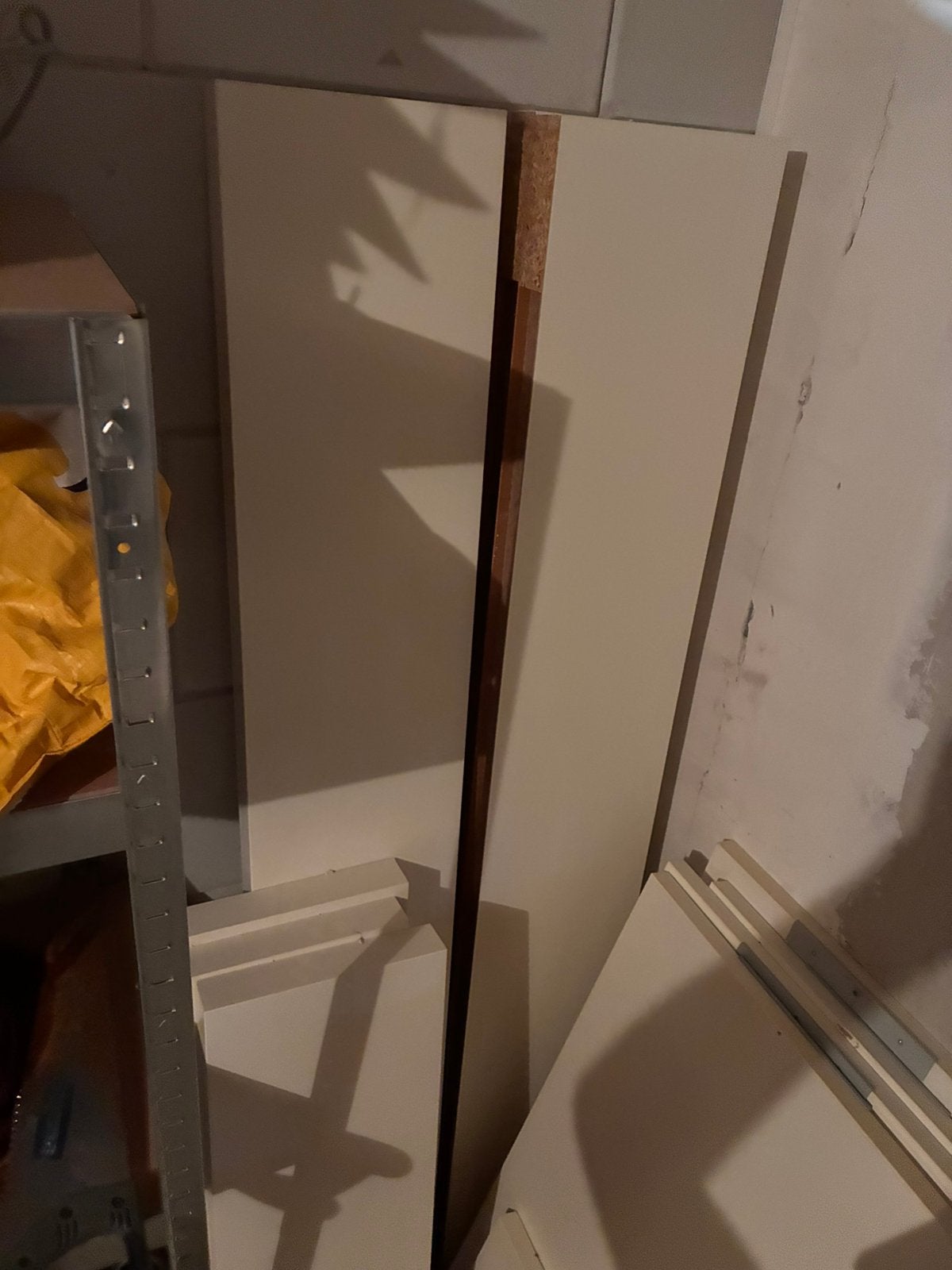 2 IKEA BESTÅ kastjes + 4 LACK zwevende wandplanken – wit, Ophalen, Gebruikt