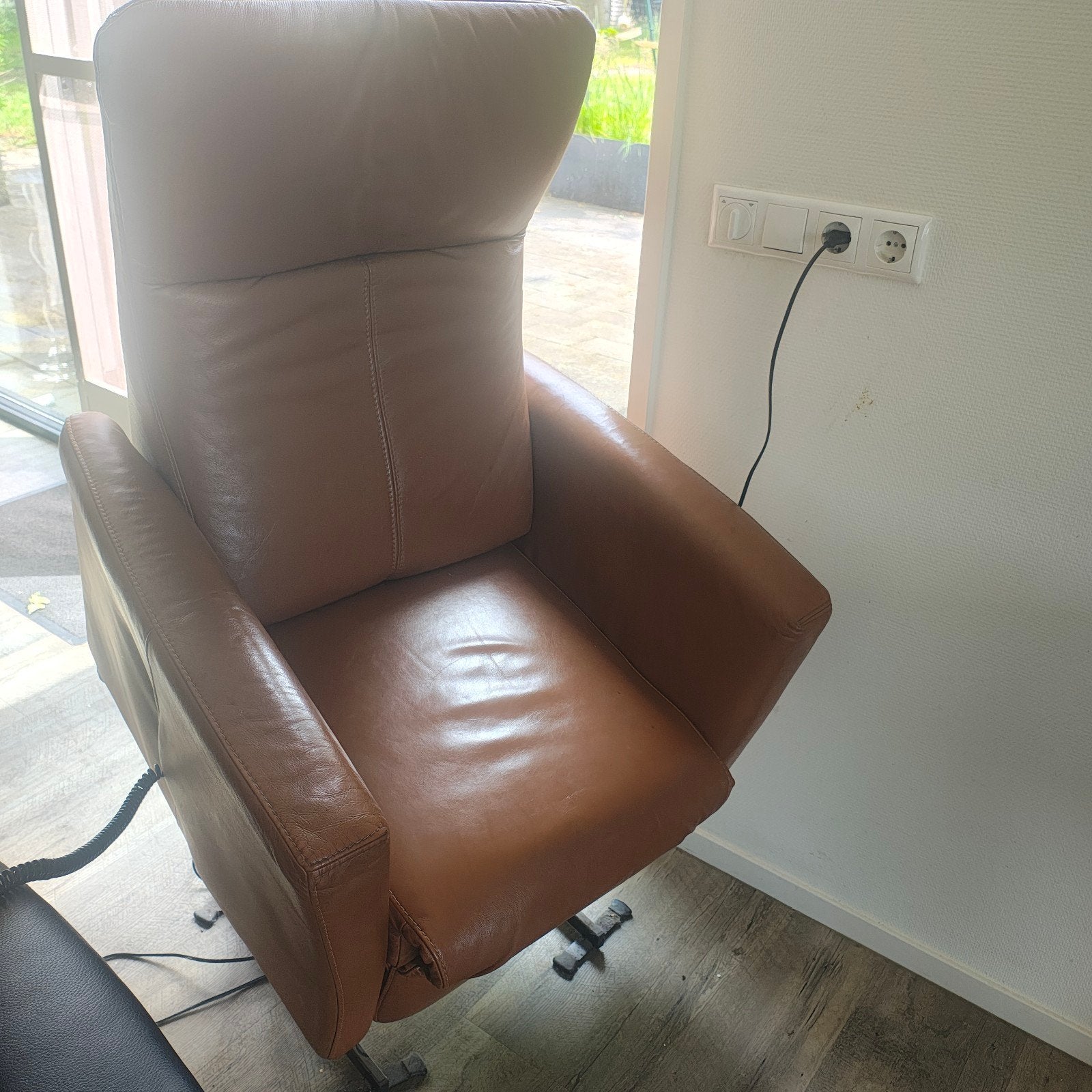 Sta op stoel bruin leer, Huis en Inrichting, Stoelen, Ophalen, Gebruikt, Bruin, Leer