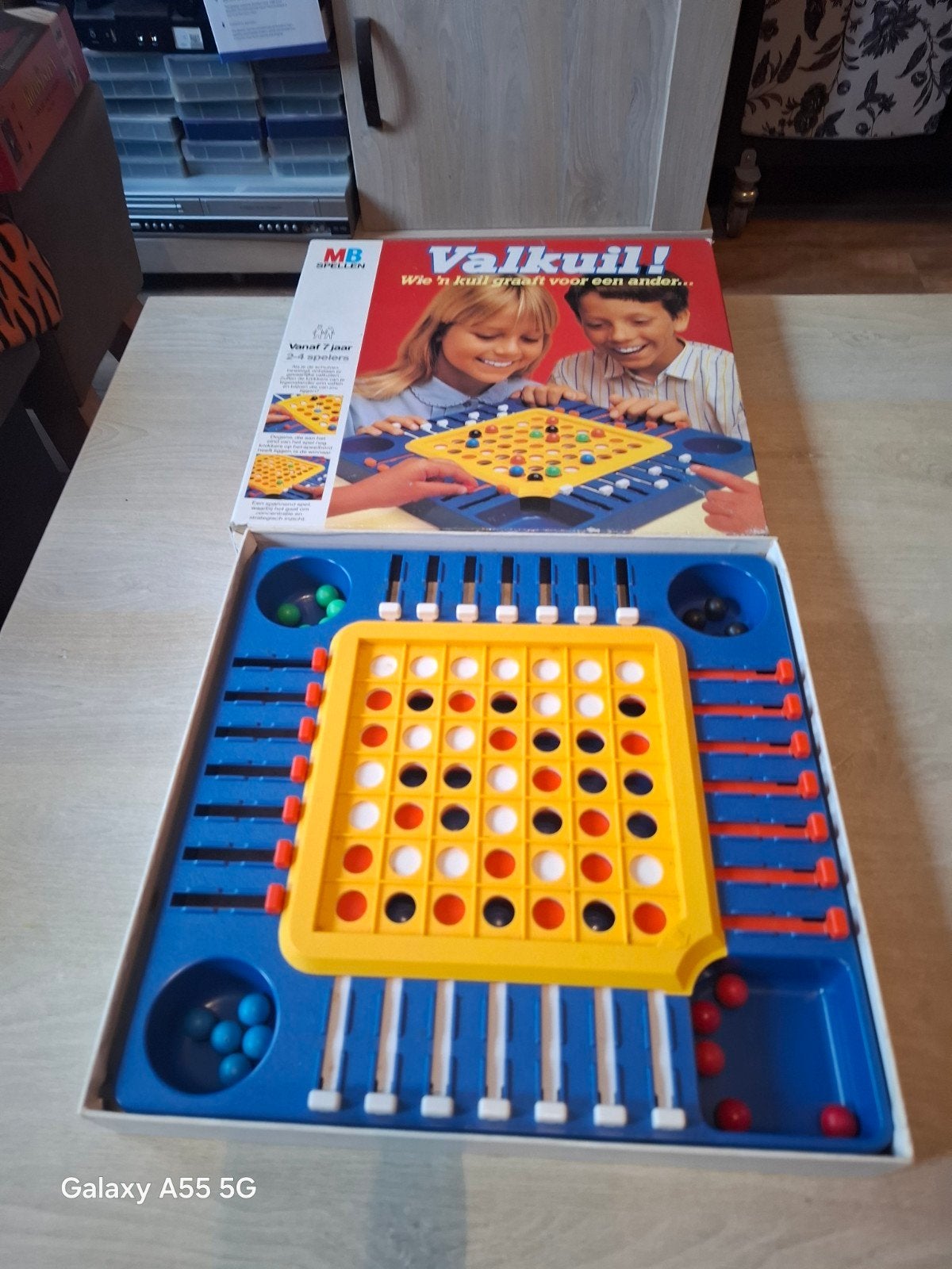 Valkuil! Bordspel van MB Spellen - Klassiek Gezinsspel, Onbekend, Ophalen of Verzenden, Drie of vier spelers, Onbekend