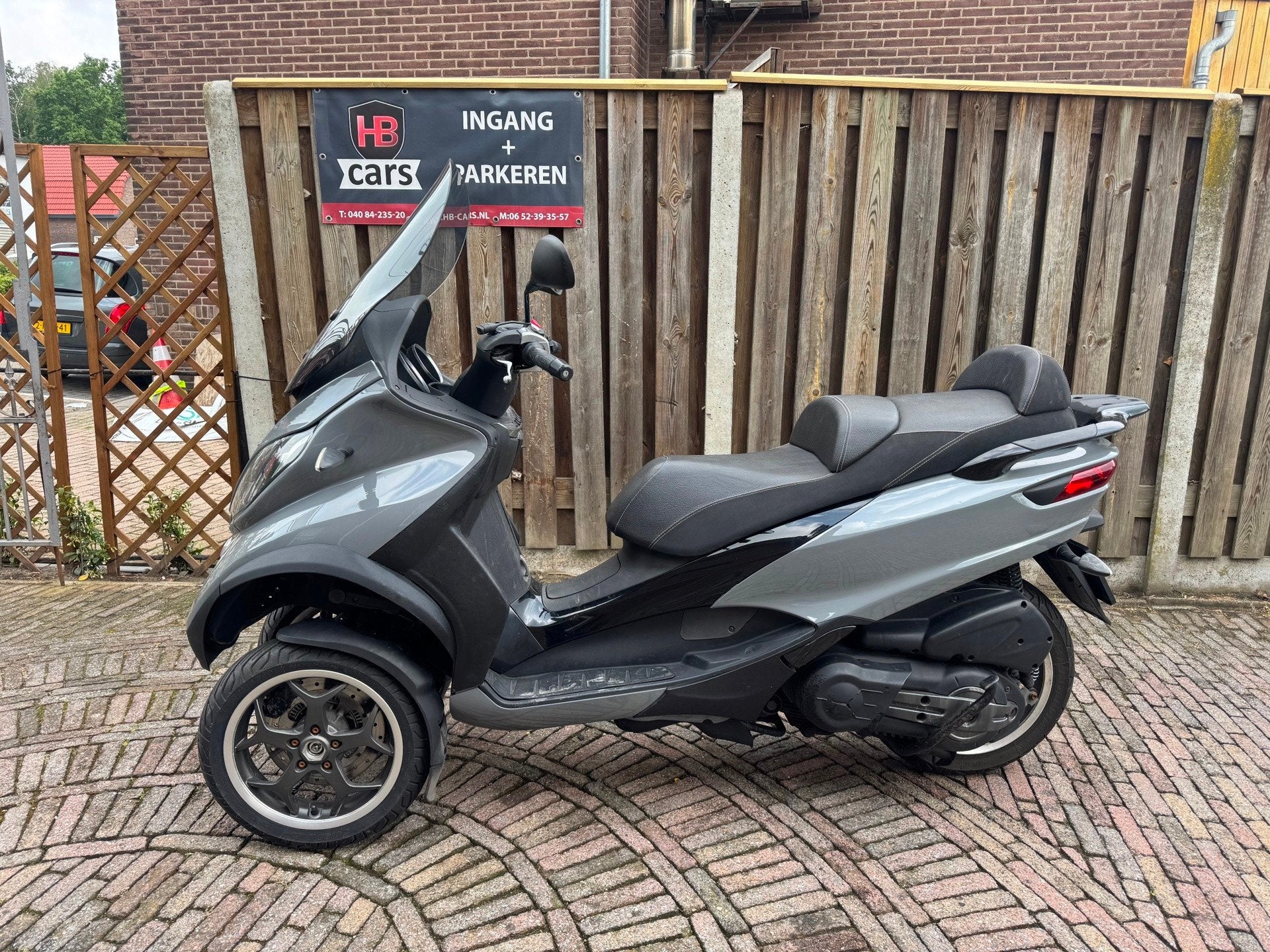 Piaggio Scooter 500 LT MP3 Sport ABS 2017 Nardo Grey, Scooter, 493 cc, Bedrijf, Traction Control