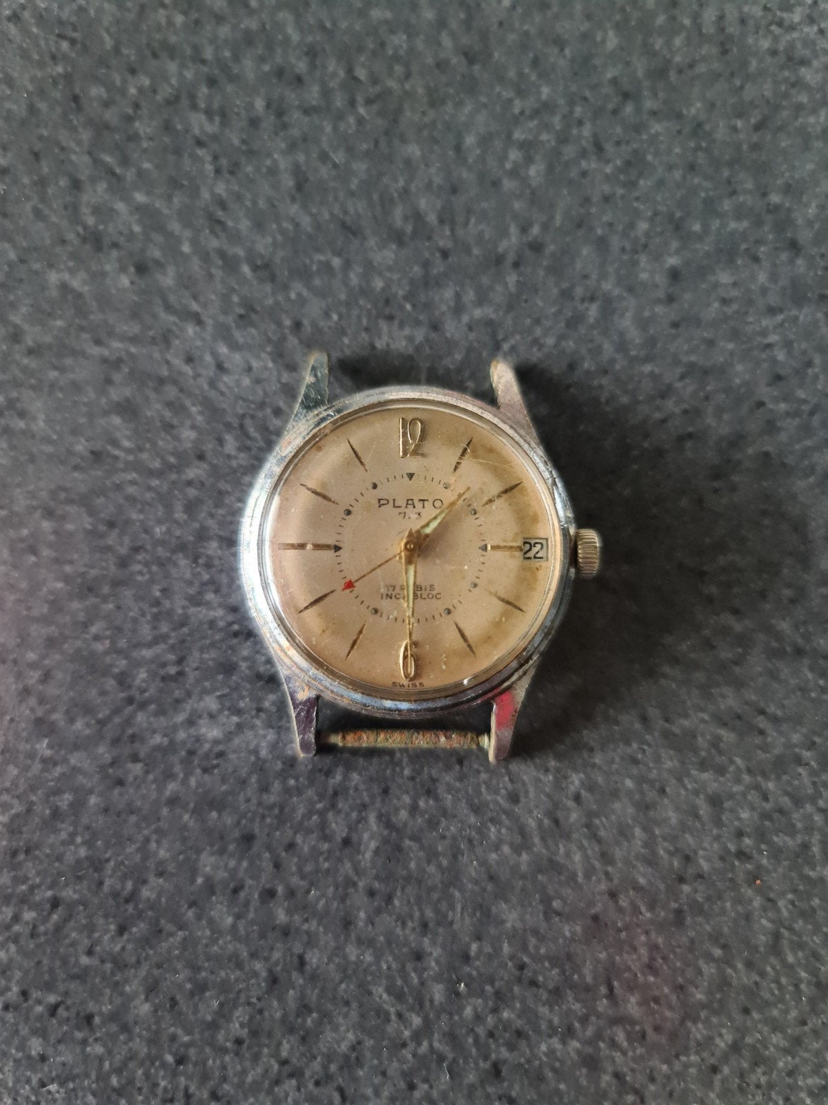 Plato horloge antiek, Ophalen of Verzenden, Staal, Overige merken, 1960 of later