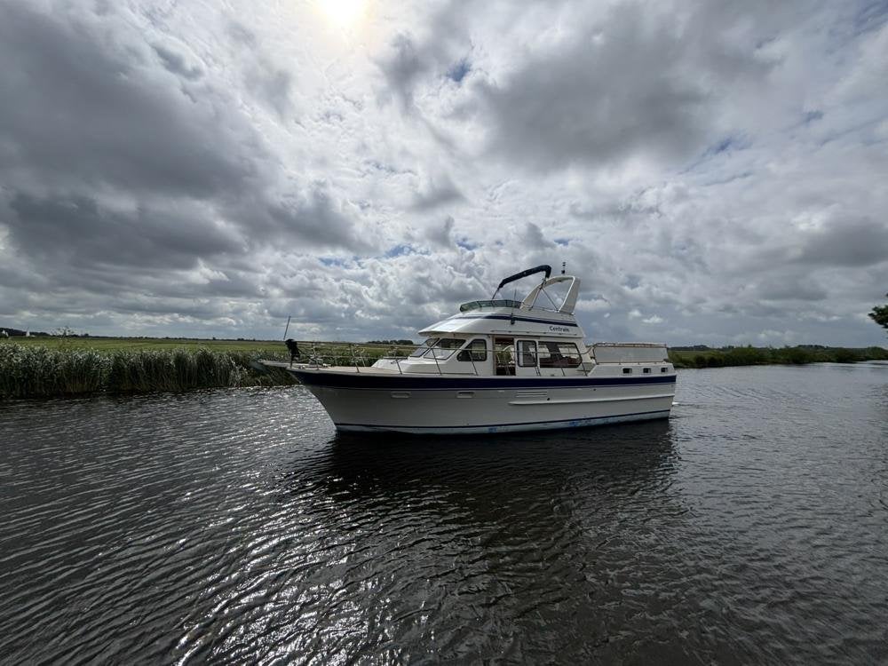 Trader 41+2, Watersport en Boten, Motorboten en Motorjachten, Gebruikt, Polyester, Diesel, Overige motortypen, Boegschroef, Koelkast