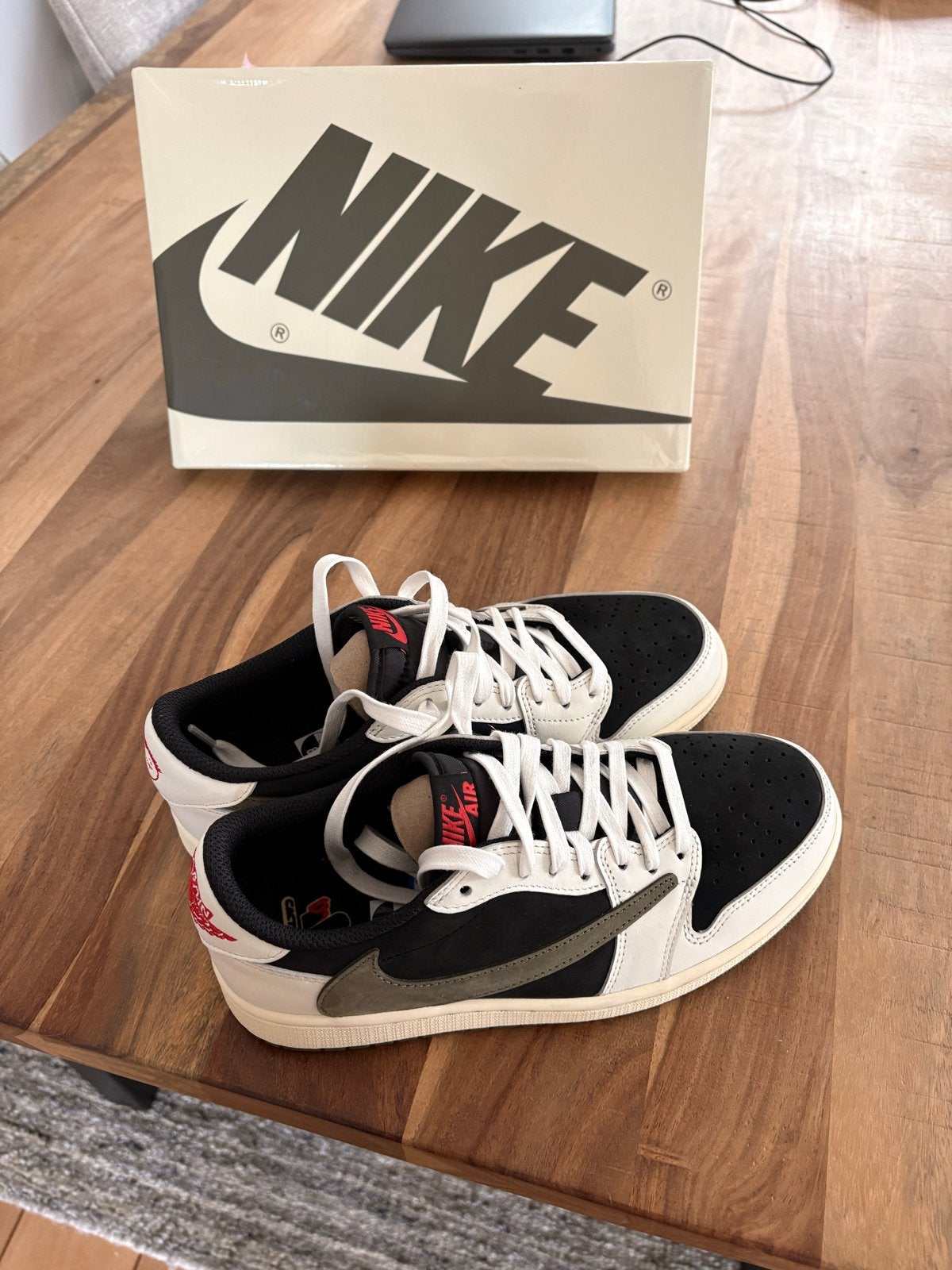 Nike Air Jordan 1 Low Travis Scott Reverse Mocha Maat 39, Kleding | Heren, Schoenen, Ophalen of Verzenden, Nieuw, Zwart, Sneakers of Gympen