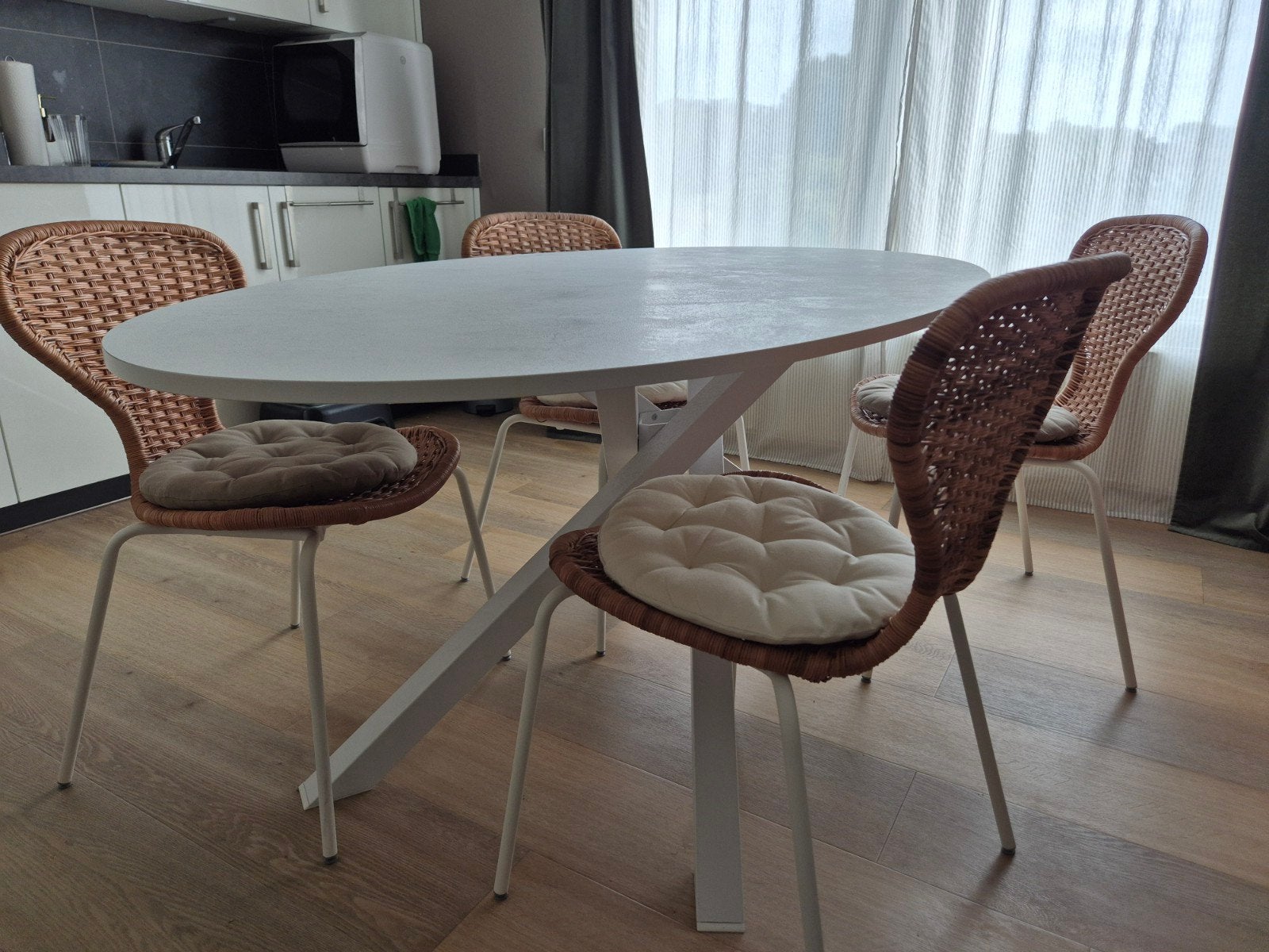 Witte eetkamertafel MARIEDAMM, Huis en Inrichting, Tafels | Eettafels, Gebruikt, 100 tot 150 cm, 150 tot 200 cm, Vier personen