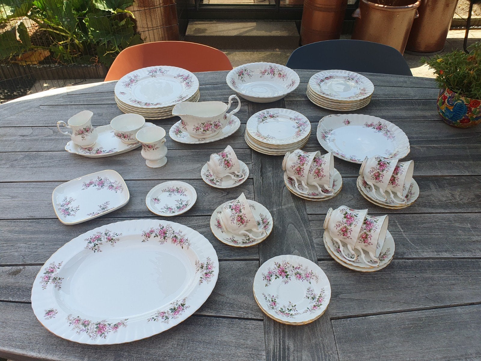 royal Albert Lavender Rose servies  € 225,=, Antiek en Kunst, Antiek | Servies compleet, Ophalen