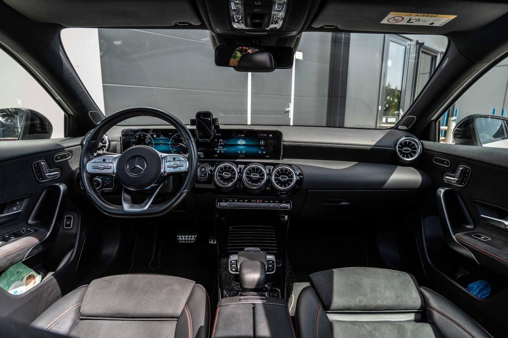 Mercedes A-klasse 220 AMG Memory|Sfeer|Burmester|Pano|BOMVOL, 730 kg, Wit, Bedrijf, Sedan