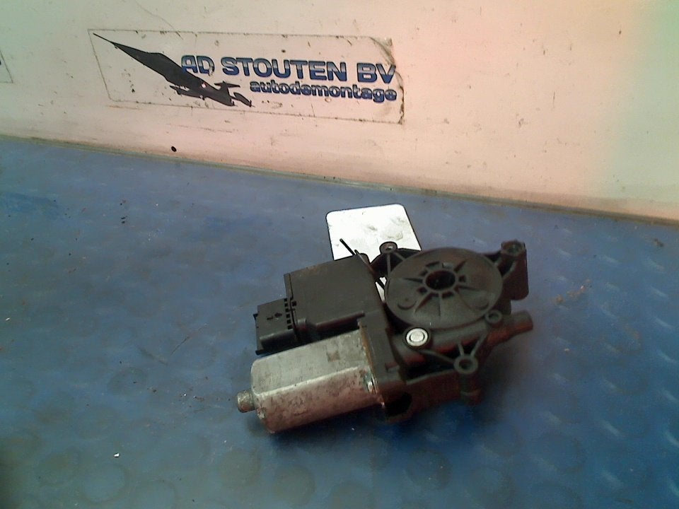 Motor Raammechaniek Rechts Voor Opel Vivaro 2022 9837798880, Gebruikt, Bahnhofsplatz, Rüsselsheim am Main 65423, , Duitsland, Opel