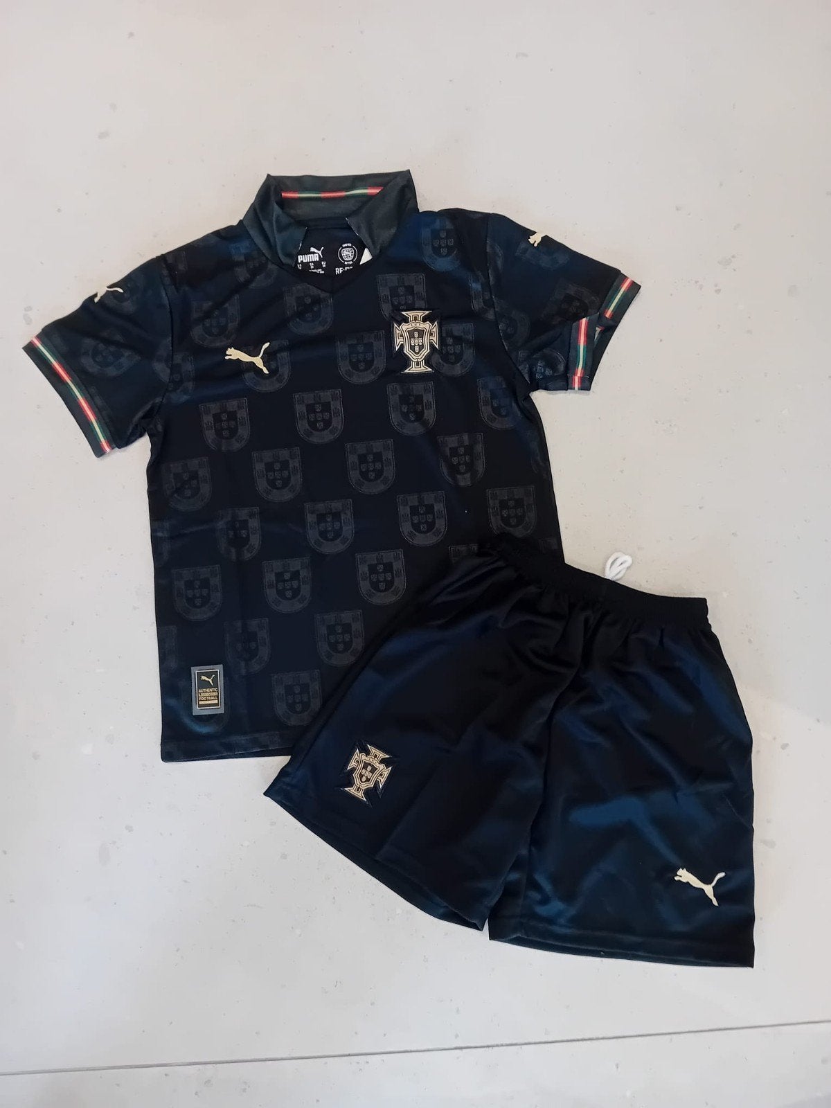 Portugal Voetbaltenue Maat S, Kinderen en Baby's, Kinderkleding | Maat 140, Puma, Nieuw, Ophalen of Verzenden, Setje