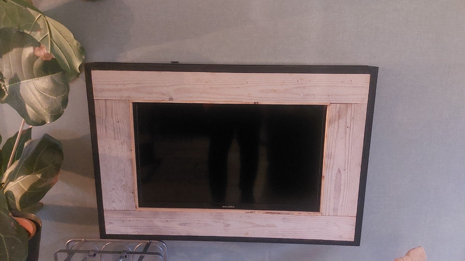Salora Smart TV 24 inch met houten lijst, LED, 50 Hz, HD Ready (720p), Zo goed als nieuw