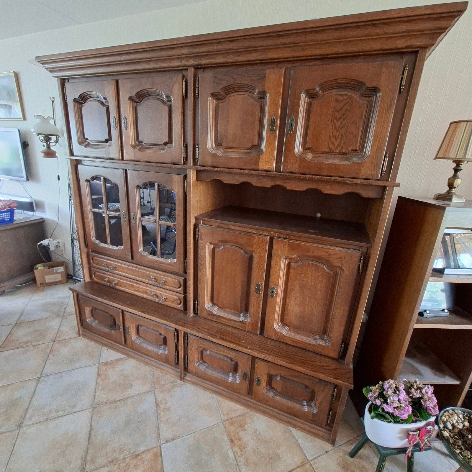 Massief eikenhouten wandmeubel met veel opbergruimte, Ophalen, Gebruikt, Met deur(en), 200 cm of meer