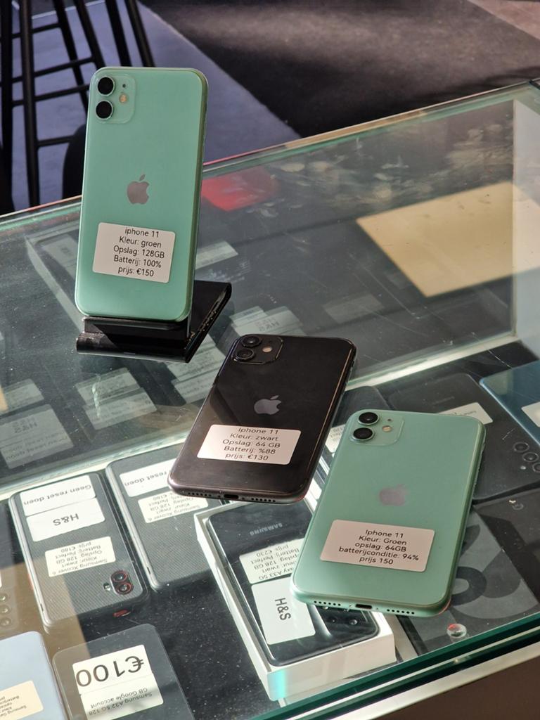 Iphone 11.  128/64 GB.  2 jaar garantie, Telecommunicatie, Mobiele telefoons | Apple iPhone, Zwart, Zo goed als nieuw, 64 GB, H&S telecom