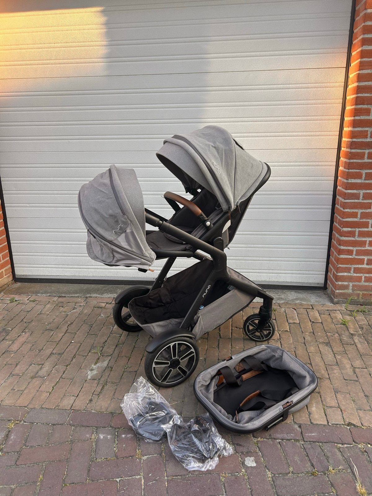 Nuna Kinderwagen Grey, met complete set accessoires, Overige merken, Ophalen of Verzenden, Zo goed als nieuw, Combiwagen