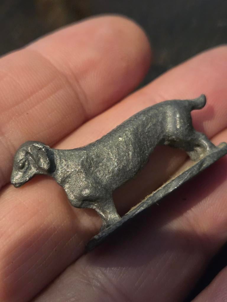 Vintage Tekkel Beeldje - Lood of Tin, Ophalen of Verzenden, Gebruikt, Hond of Kat, Beeldje of Figuurtje