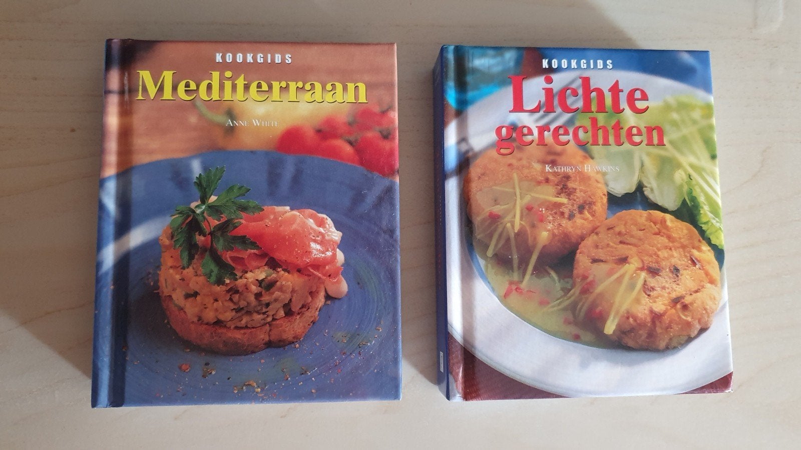 Kookgids: Lichte Gerechten & Mediterraan (2 boeken) setprijs, Boeken, Kookboeken, Gelezen, Kathryn H. Hawkins, Anne White, Hoofdgerechten