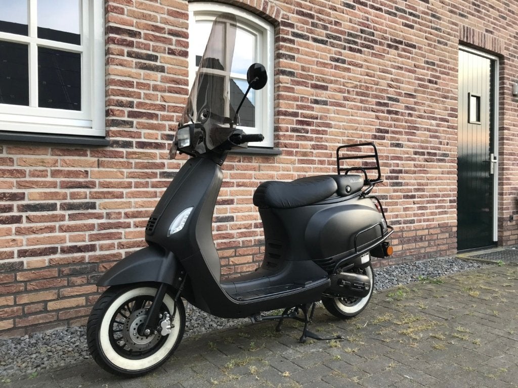 LA SOURIS SOURINI BJ 2024 GTS TOSCANA AGM VX50 BTC RIVA VX, Ophalen, Gebruikt, Maximaal 45 km/u, Benzine