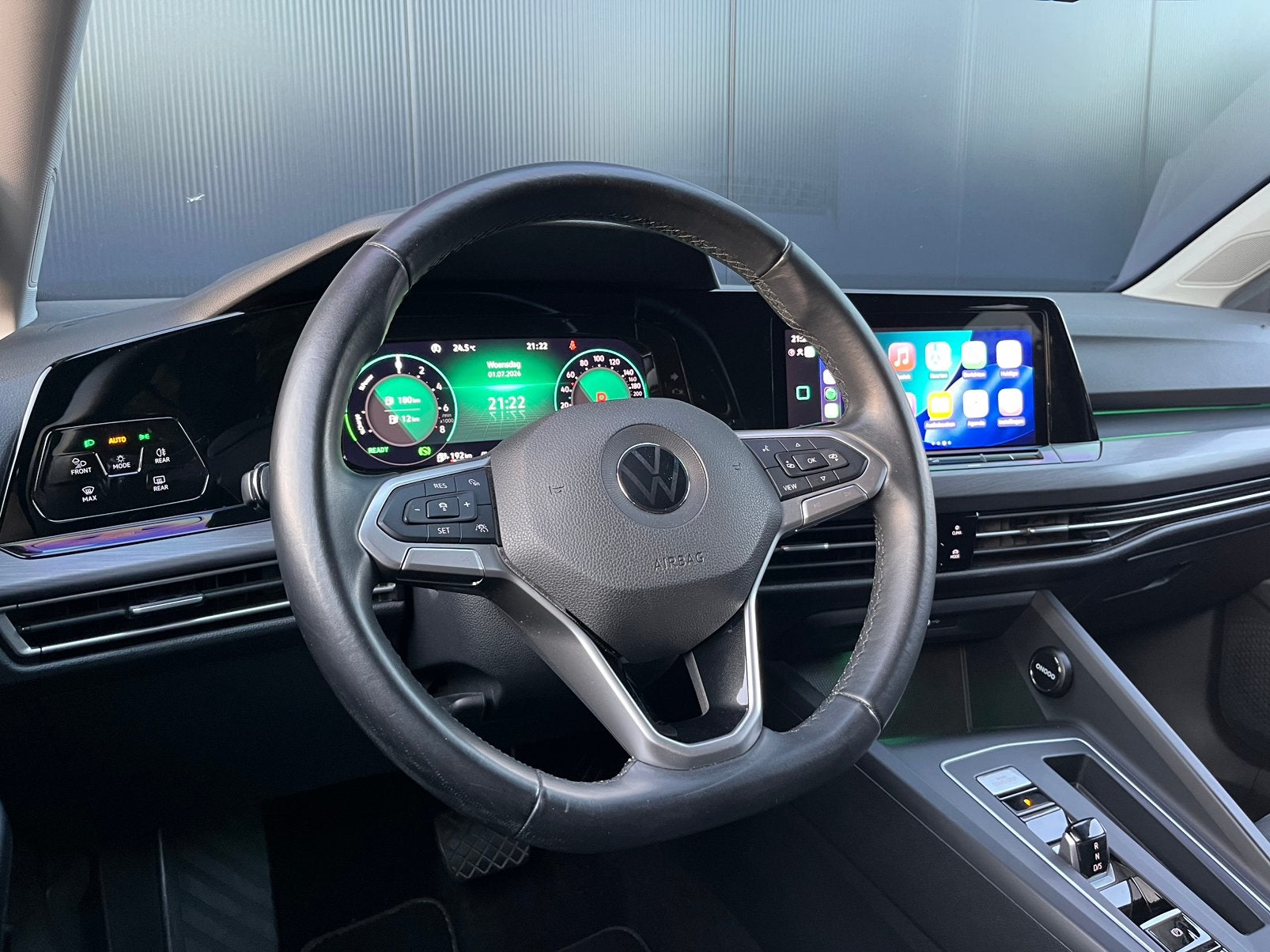 Foto 13 van Volkswagen Golf 1.4 e-Hybrid STYLE MASSAGE MEMORY ACC LED NA