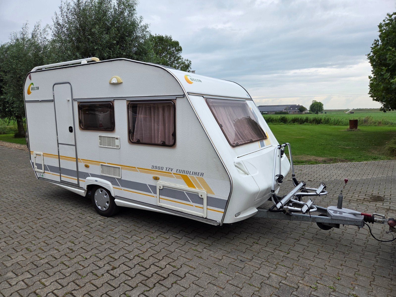 Delta 3900 TZV ,bj 2005,mover,voortent,mover, Caravans en Kamperen, Caravans, Schokbreker, Vast bed, Treinzit, 750 - 1000 kg