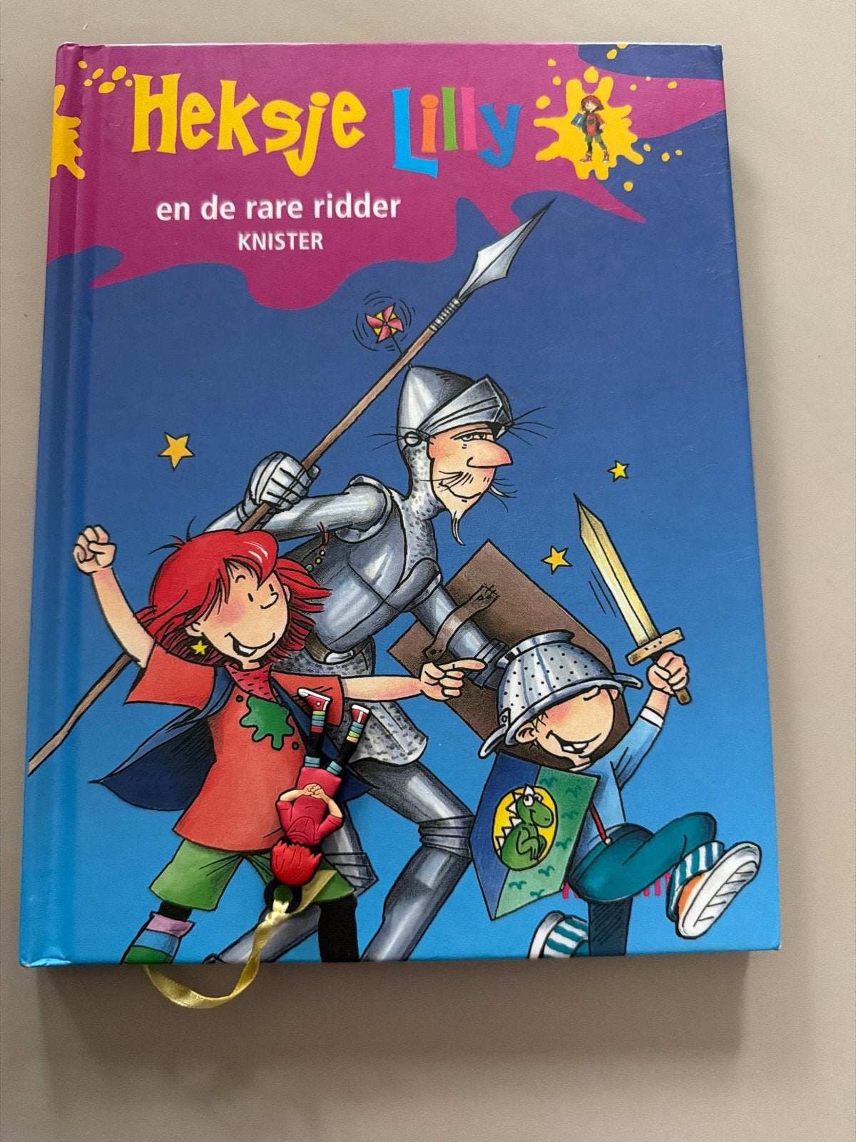 Heksje Lilly en de rare ridder - Kinderboek, Ophalen of Verzenden, Gelezen, Fictie algemeen