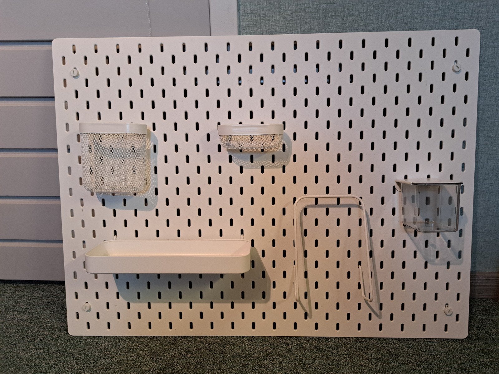 IKEA Skadis Pegboard met accessoires 76x56, Ophalen of Verzenden, Zo goed als nieuw, Wit, Metaal