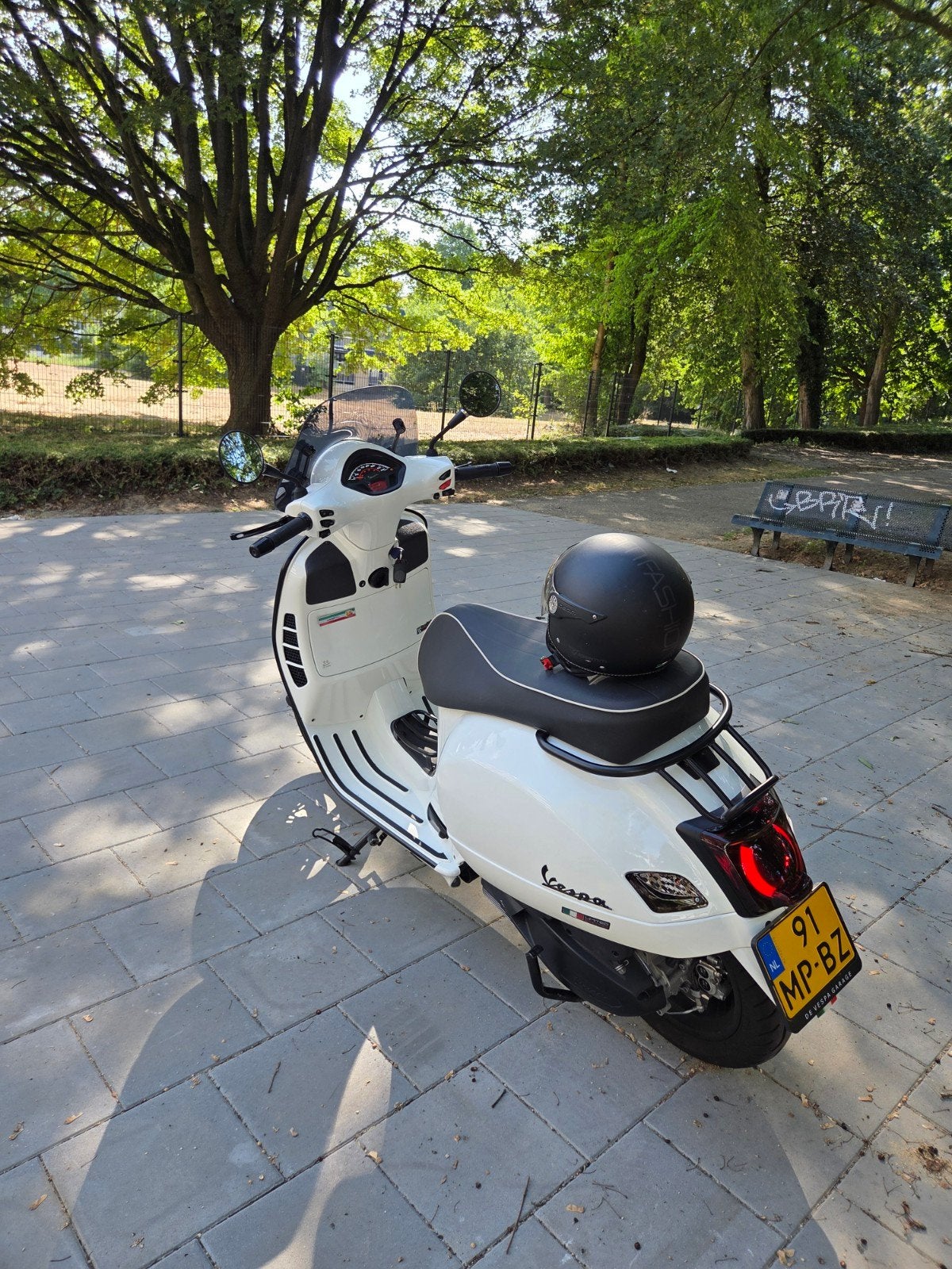Vespa GTS 300cc Sport - Krachtige en Stijlvolle Scooter, Scooter, 300 cc, Particulier, Automaat
