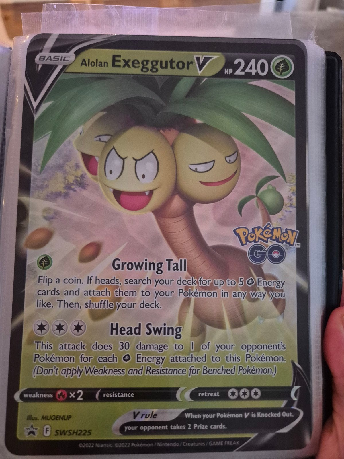 Alolan Exeggutor V Pokémon Kaart SWSH225 Oversized, Ophalen of Verzenden, Zo goed als nieuw, Losse kaart