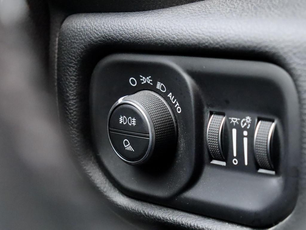 Dodge Ram 1500 5.7 V8 4x4 Crew Cab Laramie | LPG | Pano-dak, Auto's, Gebruikt, 5654 cc, Zwart, Vierwielaandrijving