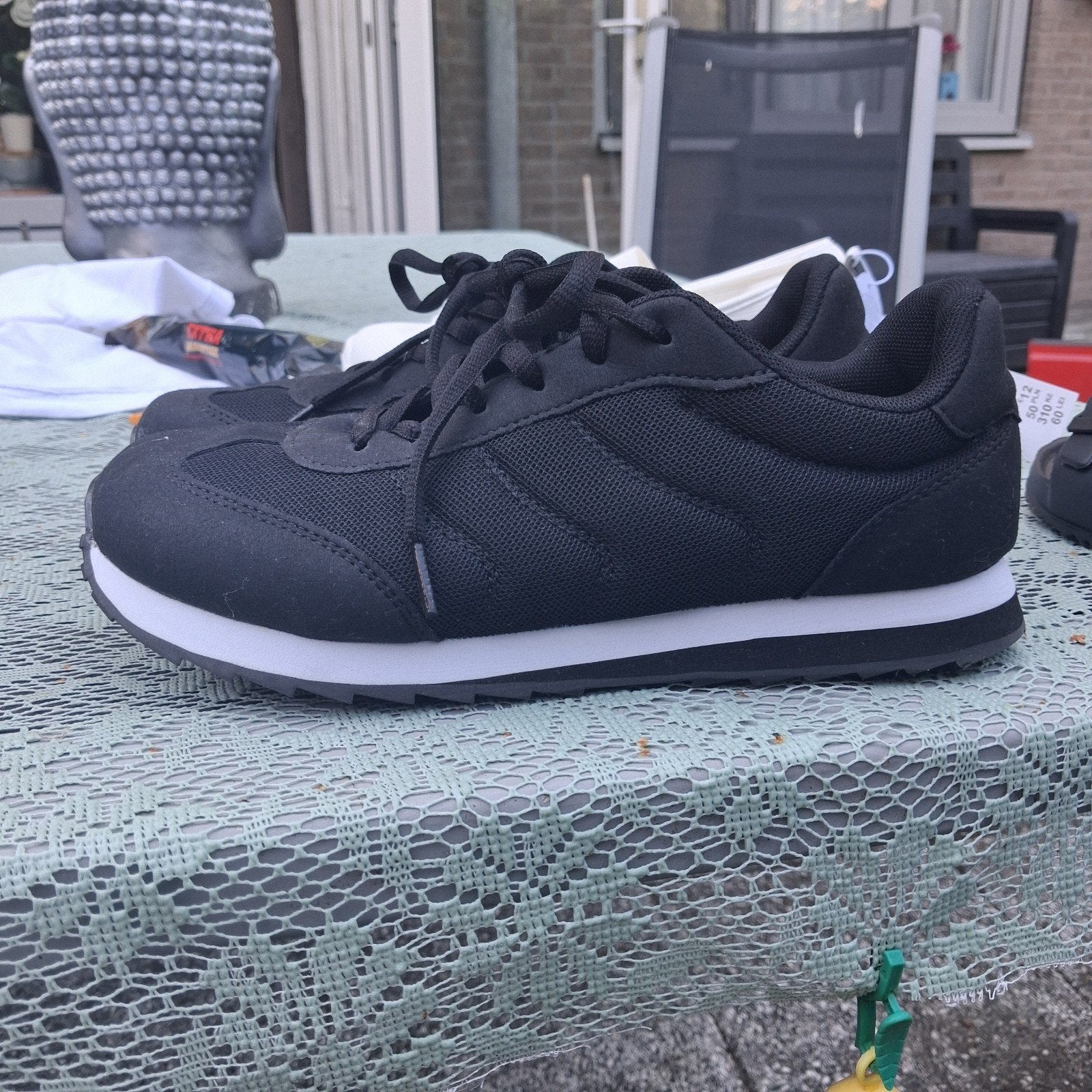 2 paar schoenen: zwart en wit maat 38, Ophalen, Nieuw, Zwart, Sneakers of Gympen