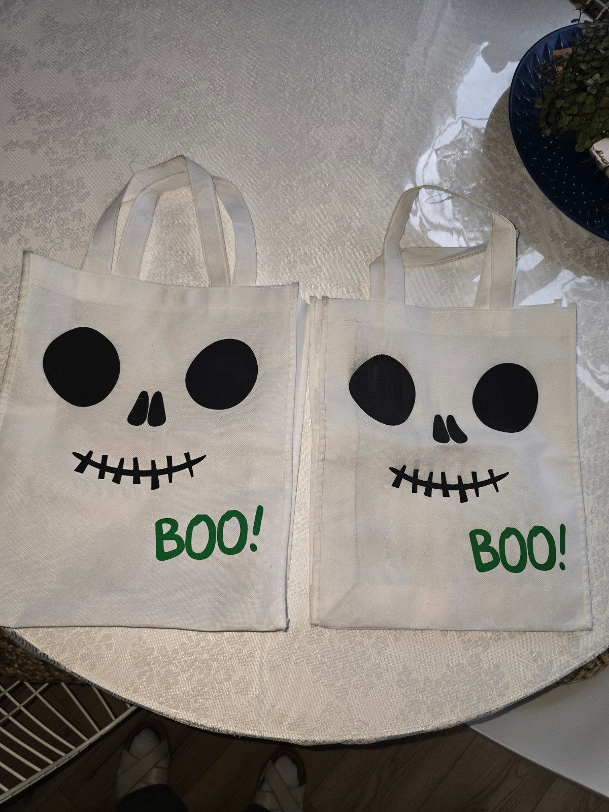 Halloween 'BOO!' Tassen - Perfect voor Trick or Treat!, Ophalen of Verzenden, Gebruikt, Feestartikel, Halloween of Griezel