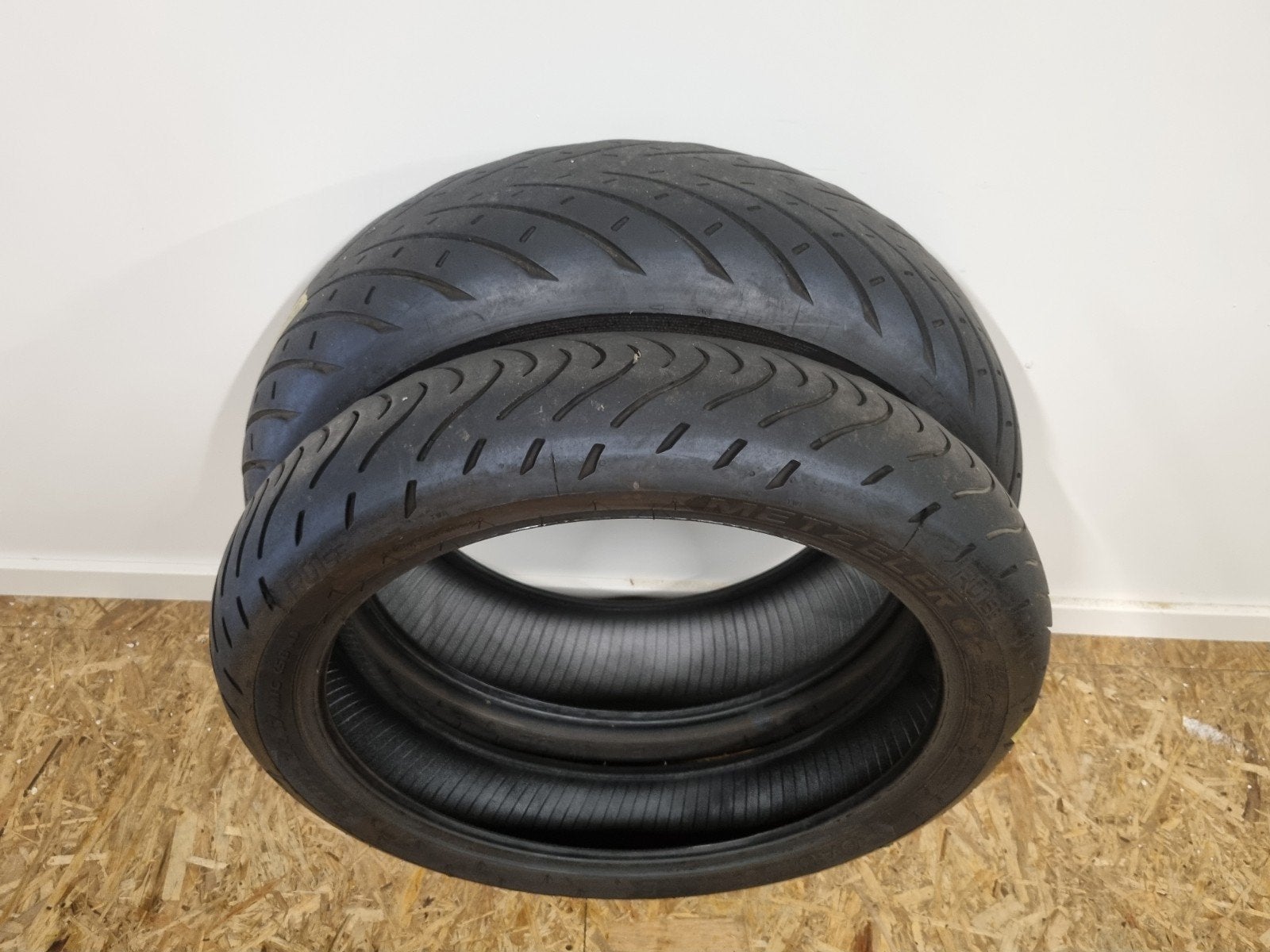 Metzeler Roadtec 01 SE 180-55-17 & 120-70-17, Motoren, Ophalen of Verzenden, Gebruikt