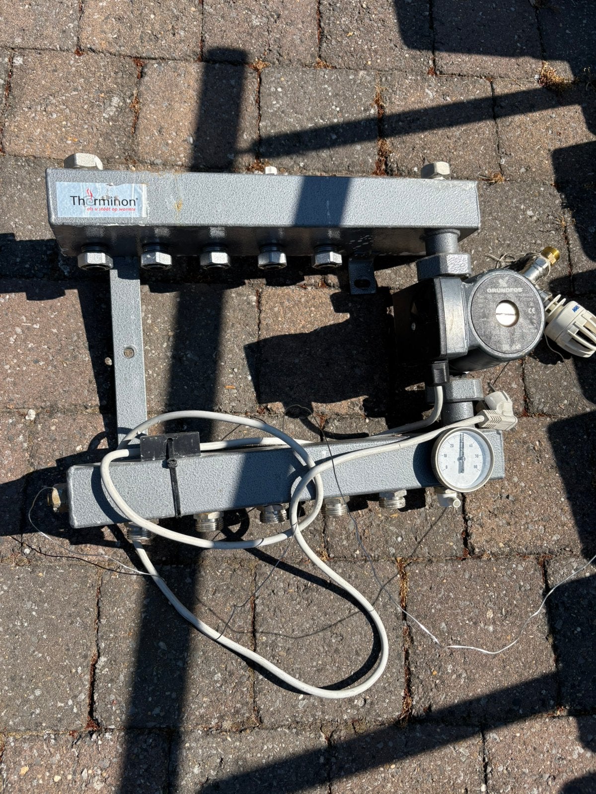 vloerverwarming verdeler Grundfos, Radiator, Minder dan 60 cm, Ophalen of Verzenden, Zo goed als nieuw