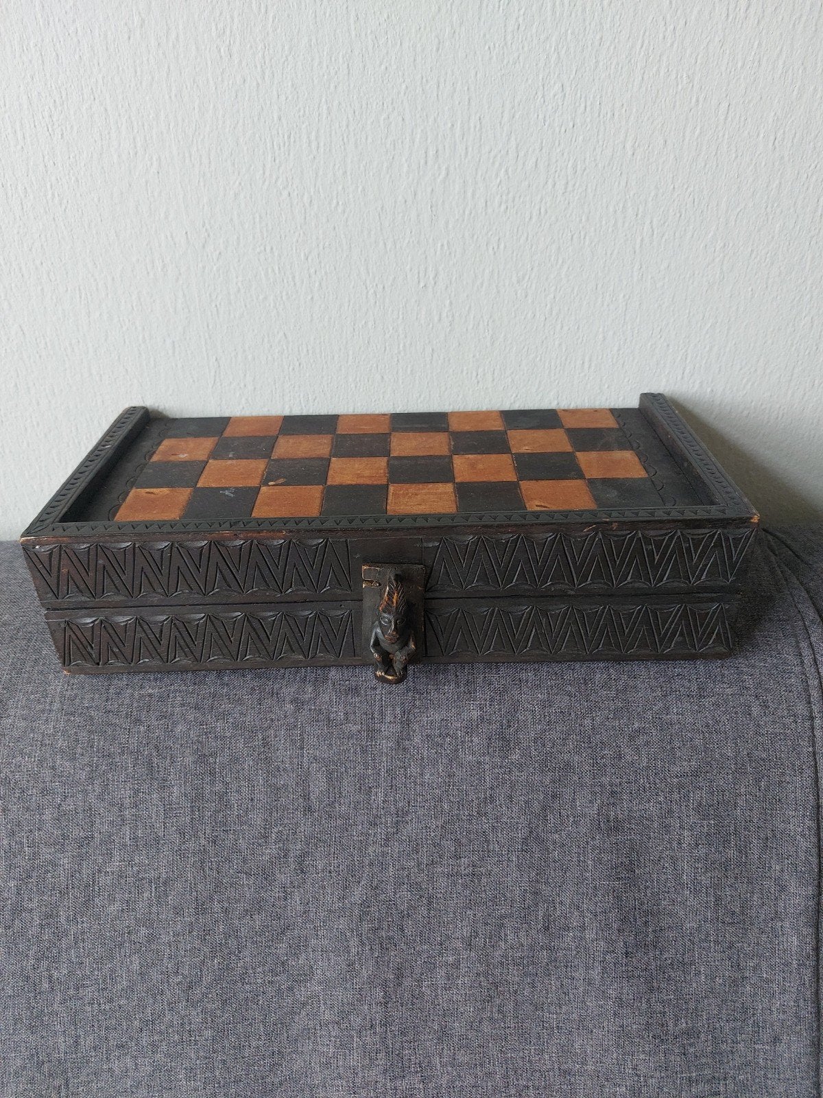 Prachtig  houtgesneden  schaakspel., Ophalen of Verzenden