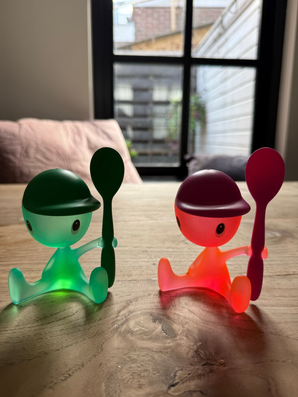 Alessi eierdoppen met lepel en zoutcap - set van 2, Overige typen, Kunststof, Ophalen of Verzenden, Zo goed als nieuw