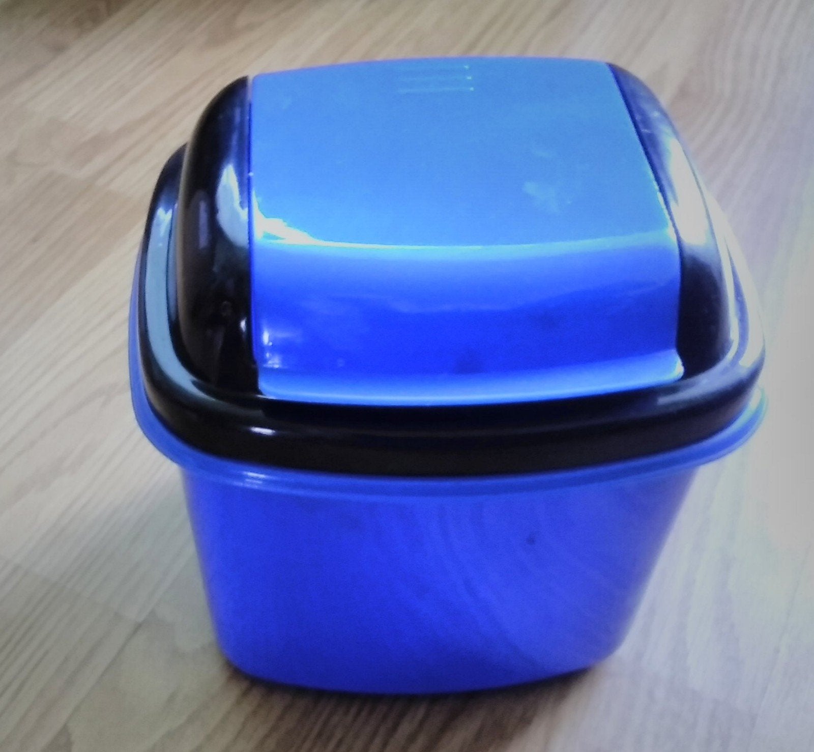 Prullenbak klein voor op tafel., Huis en Inrichting, Woonaccessoires | Prullenbakken, Ophalen, Kunststof, Nieuw, Minder dan 10 liter