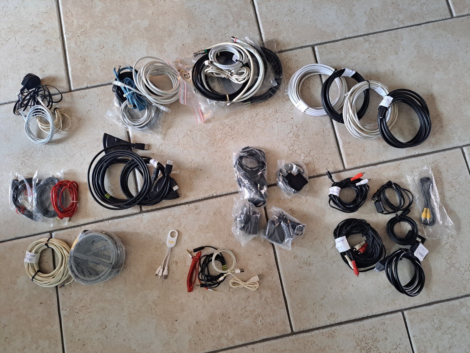 Grote partij diverse kabels en adapters, oa. hdmi,coax,audio, Ophalen of Verzenden, Gebruikt, 10 meter of meer, Overige kabels