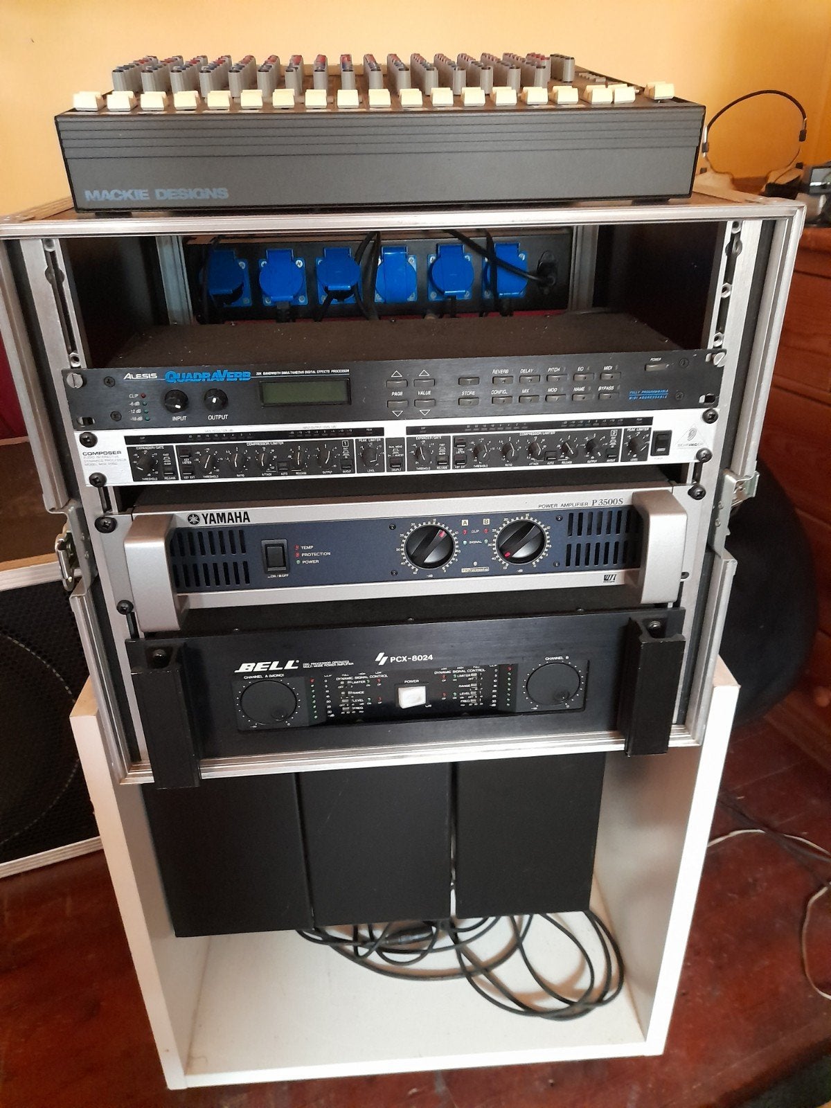 Mackie PA mixer Yamaha versterker met Bell geluidset, Ophalen, Gebruikt, Overige typen
