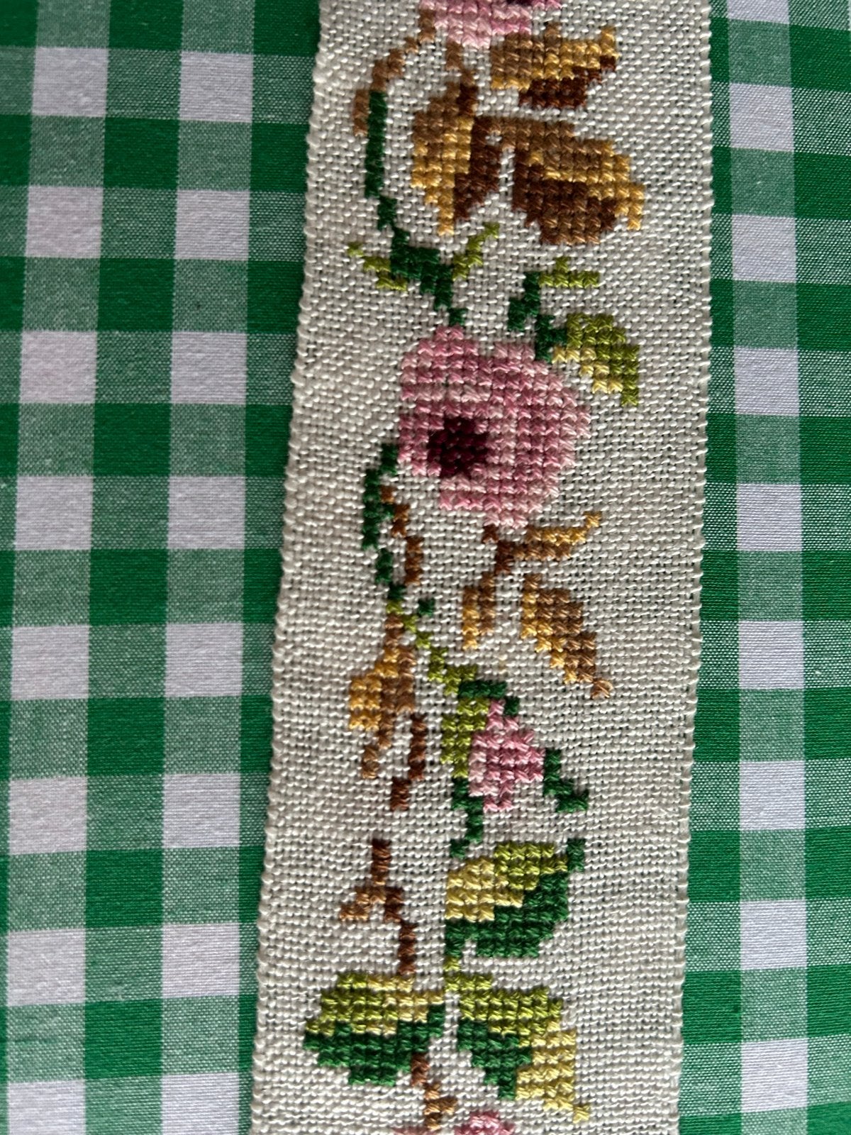 Brocante geborduurde bloemen strook, Ophalen of Verzenden