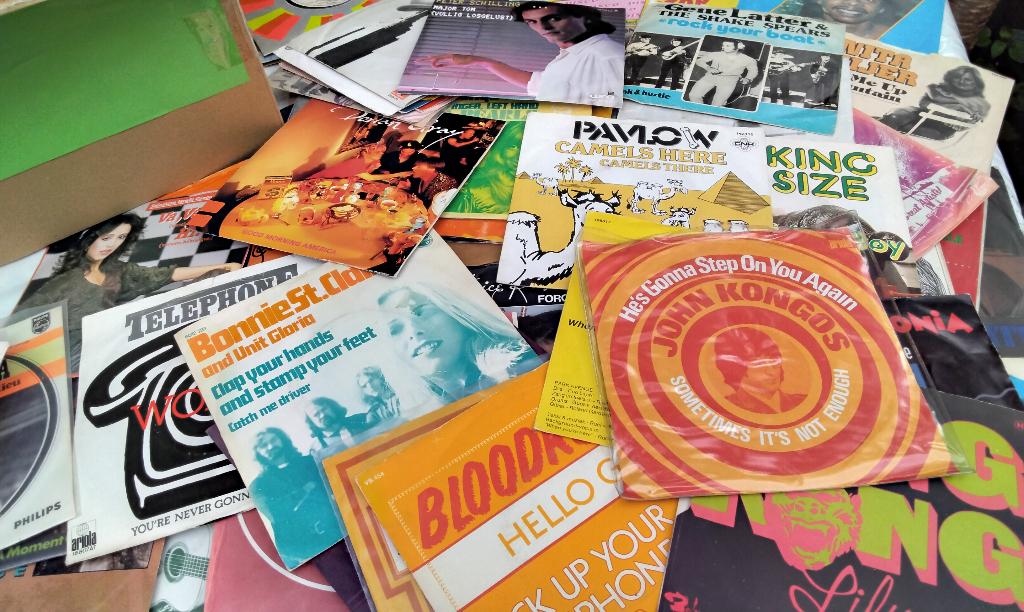 Singles Pavlow Lalo Schifrin The Kinks John Kongos GROOT LOT, Cd's en Dvd's, Vinyl Singles, Gebruikt, Single, Overige genres, 7 inch
