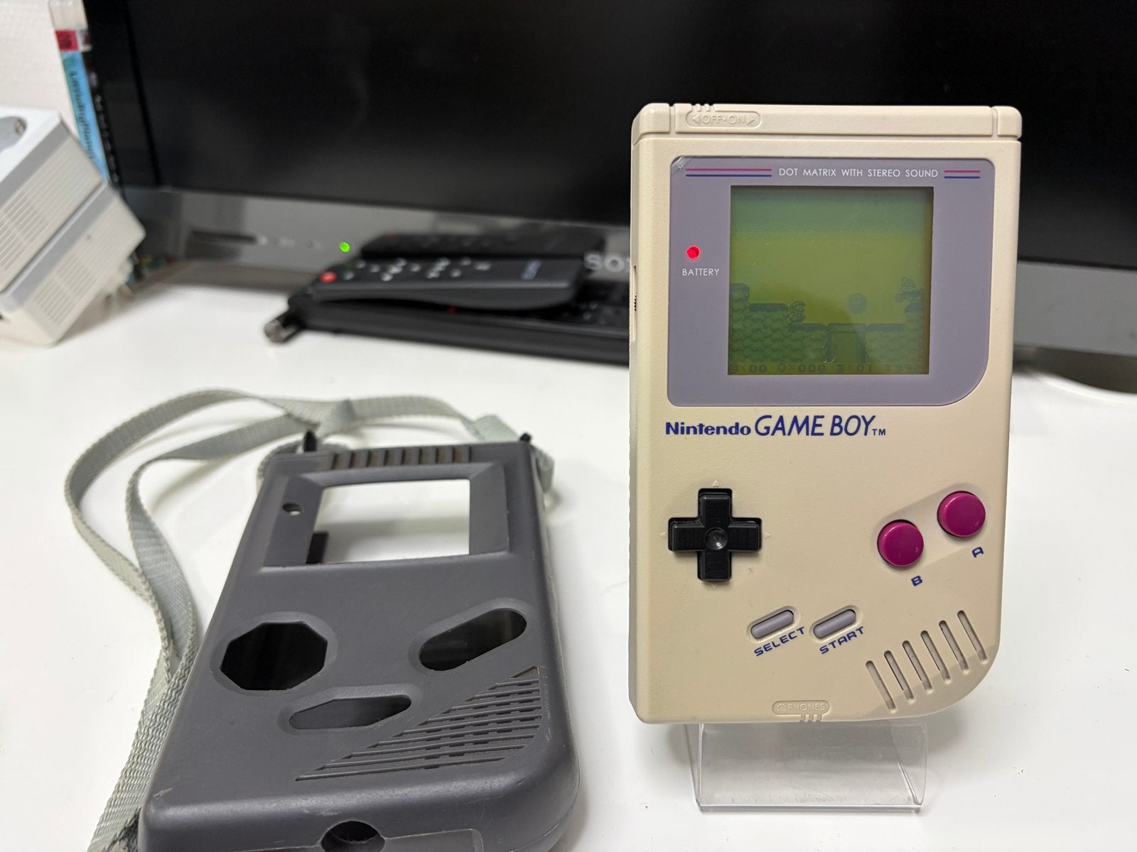 Nintendo Game Boy Classic DMG-01 met beschermhoes, Spelcomputers en Games, Spelcomputers | Nintendo Game Boy, Nintendo, Gebruikt