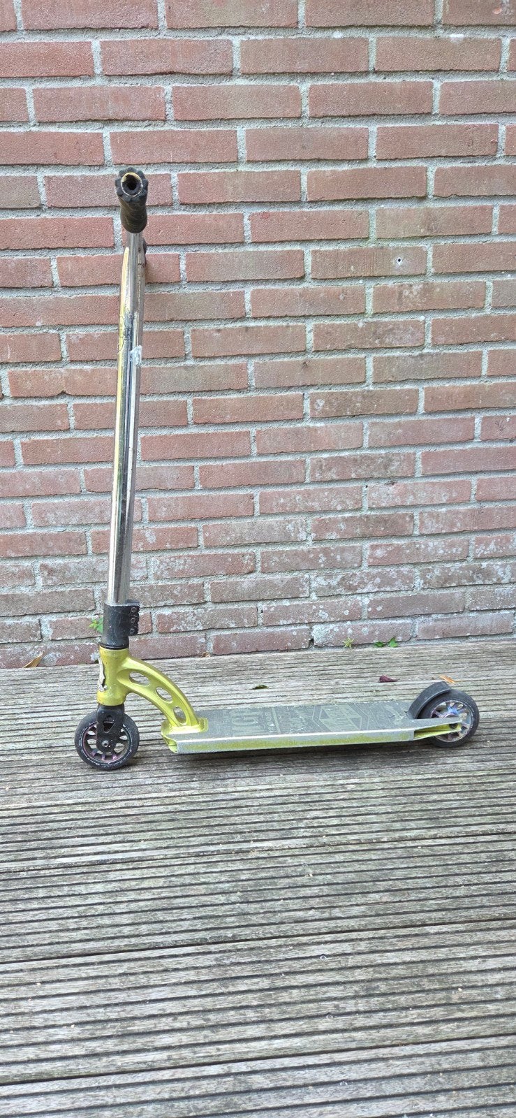 Madd Gear MGP VX6 Team Stuntstep - Gebruikt, Fietsen en Brommers, Steps, Ophalen, Gebruikt, Gewone step, Madd Gear