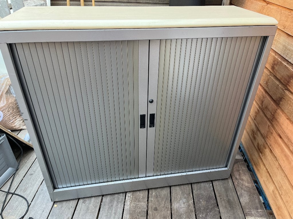 Stevige metalen kantoorkast met roldeuren – 120 cm breed, Ophalen, Gebruikt, 100 tot 150 cm, 100 tot 150 cm