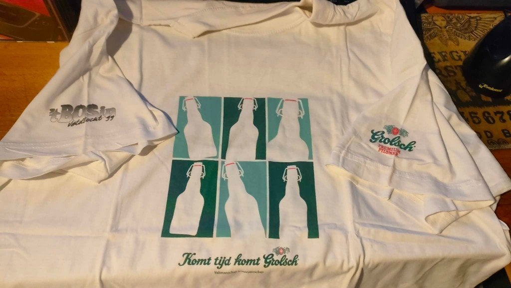Normaal  t'Bos in Veldtocht 1999 Crew T-shirt, Verzamelen, Muziek, Artiesten en Beroemdheden, Ophalen of Verzenden, Zo goed als nieuw
