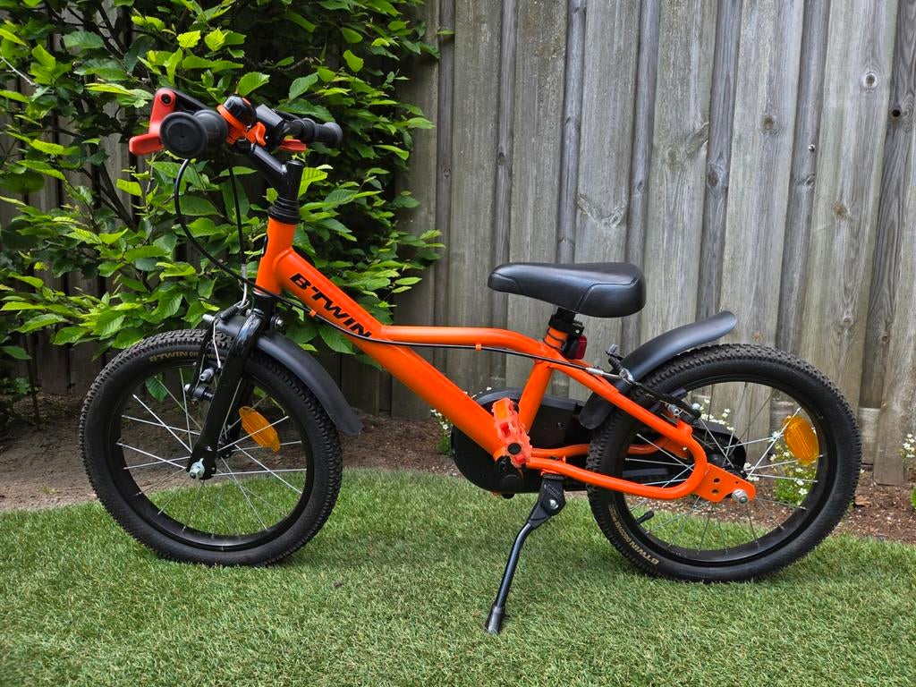 Btwin 16 inch kinderfiets - Oranje, Fietsen en Brommers, Velgrem, Ophalen of Verzenden, Btwin, 16 tot 20 inch