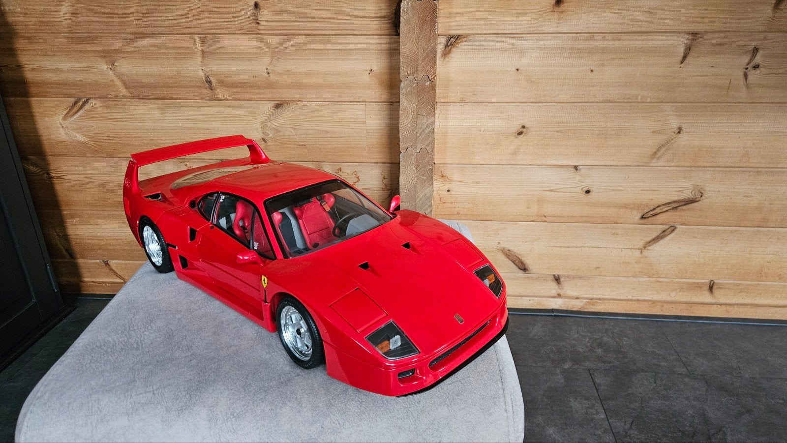 Pocher 1.8 Ferrari F40, Ophalen of Verzenden, Zo goed als nieuw, 1:5 t/m 1:8, Auto